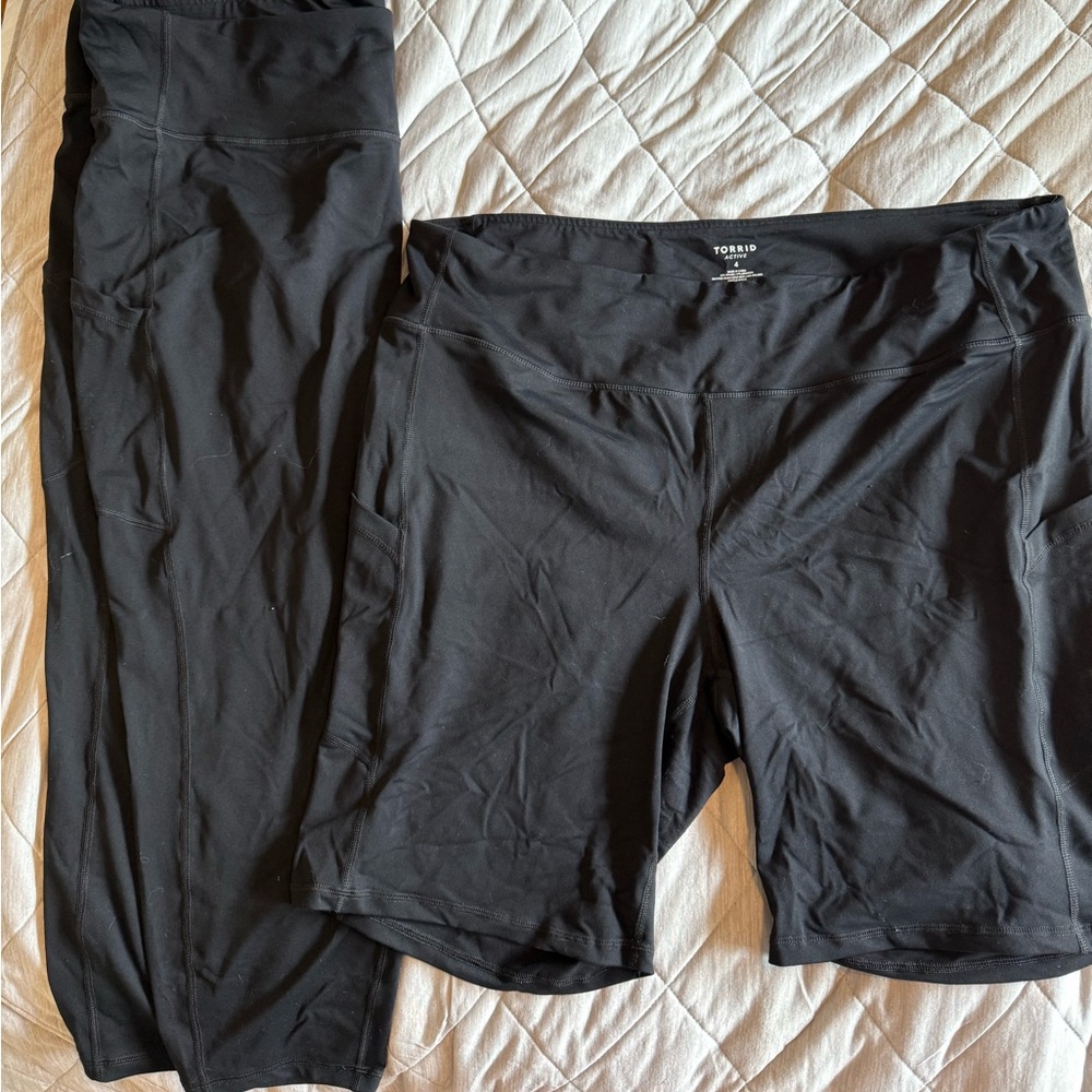 Gently used Torrid 4x workout pant bundle. 1 short and 1 7/8 legging w/ pockets!